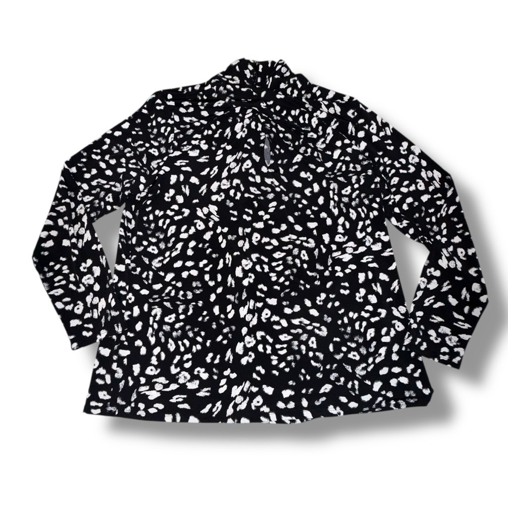 VINCE CAMUTO Abstract Animal Print High-Collar Keyhole Blouse - Rick Black 1X - Picture 5 of 13